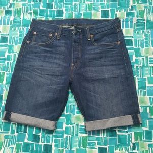 LEVI'S  CUTT-OFF SHORTS